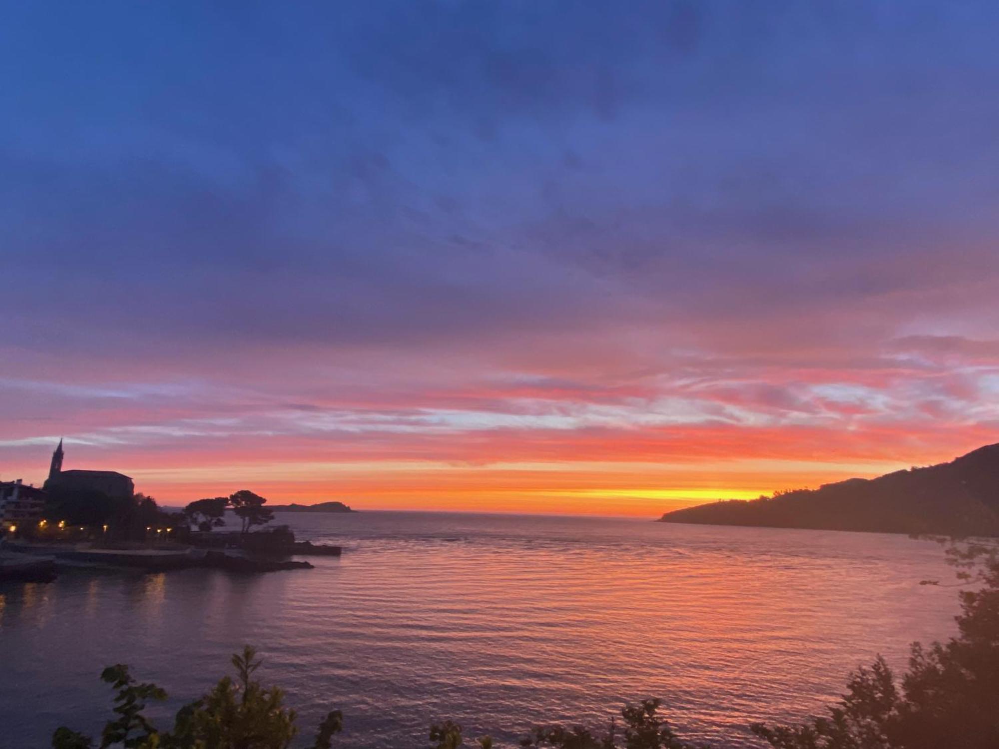 Mundaka Beachfront House Exterior photo