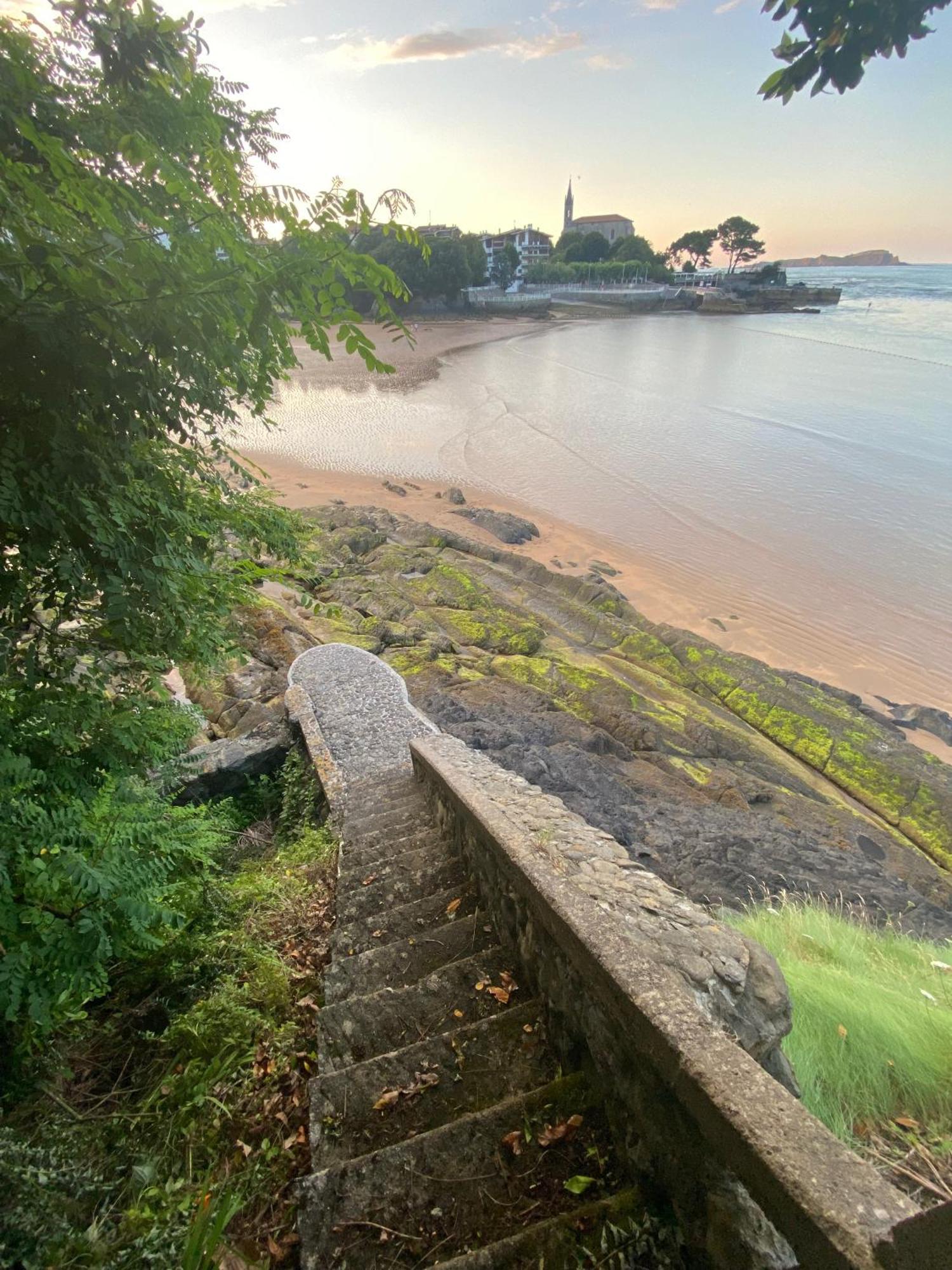 Mundaka Beachfront House Exterior photo